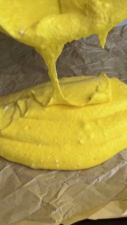 🍰 Рулет с варёной сгущёнкой и орехами.