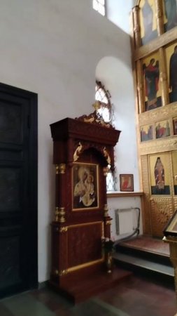 В храме