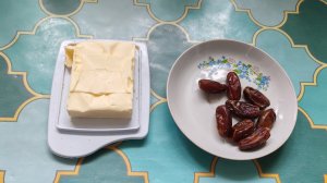 Пробую финики со сливочным маслом (модно сейчас)