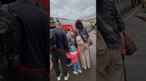 Нашли свой поезд и теперь ждём посадки🔥