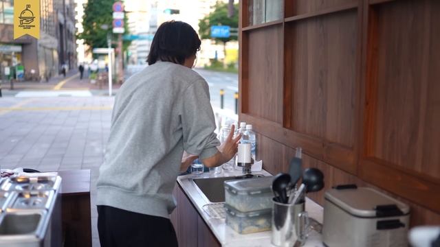 建築事務所が設計すると屋台はこうなる!おばんざいとお酒で女性に人気のデザイナーズ屋台!福岡で屋台出店に挑戦したワンオペ店主 Yatai Street food stall Fukuoka, Japan