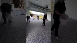 Пол в гараже посмотрите, какую работу сделали.