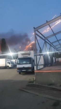 Вечерние фейерверки,  в  Запорожье праздник наверное