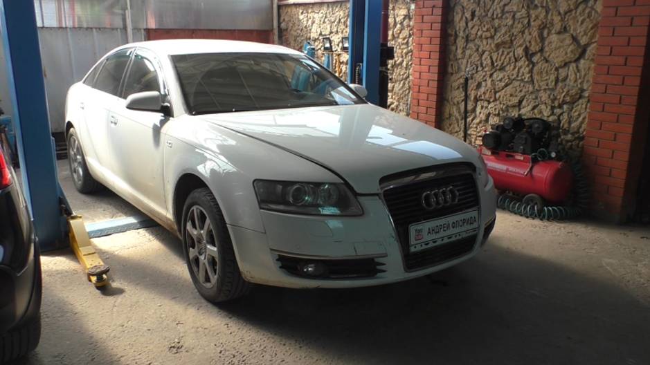 Замена радиатора охлаждения двигателя на АУДИ А6 2008 AUDI A6 2,0 BPJ 1часть