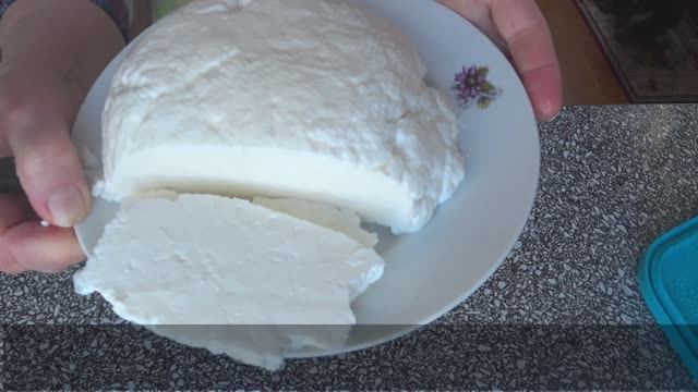 Простейший рецепт домашнего сыра (рассольный)