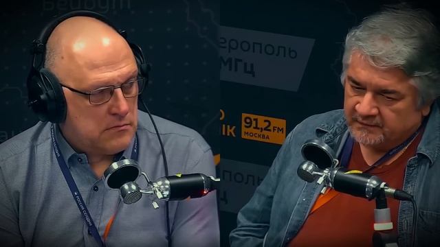 Ростислав Ищенко. Очень странный уже прошедший саммит в Канаде.