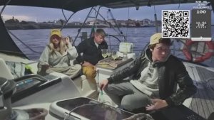 Отмечаем день рождения Юли наш первый переход под парусами