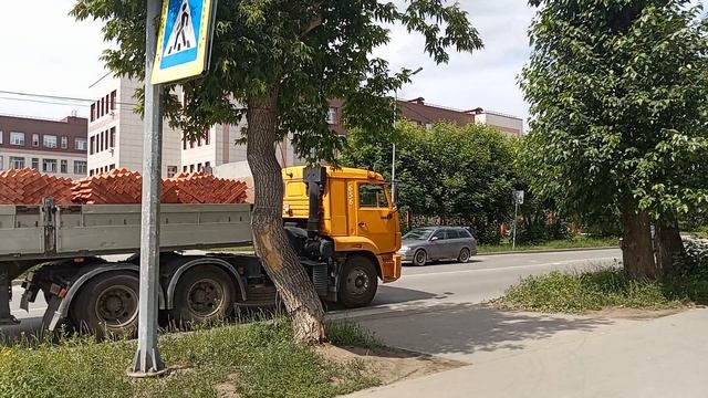 VID_20250623_151056 Новосибирск улица Гоголя возле школы.