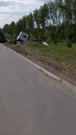 Вот как он умудрился туда заехать