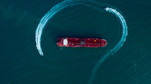 Закрытие Ираном Ормузского пролива угрожает экстремальным взлетом цен на нефть