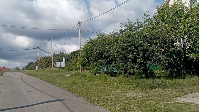 1000030241.mp4. 23-06-2025 года. Ну что прогуляемся.
