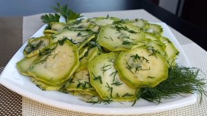 Хит летнего сезона! Вкусная и легкая закуска из кабачков: ничего жарить и запекать не нужно #кабачки