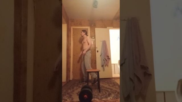 Прокачка бицепса сидя