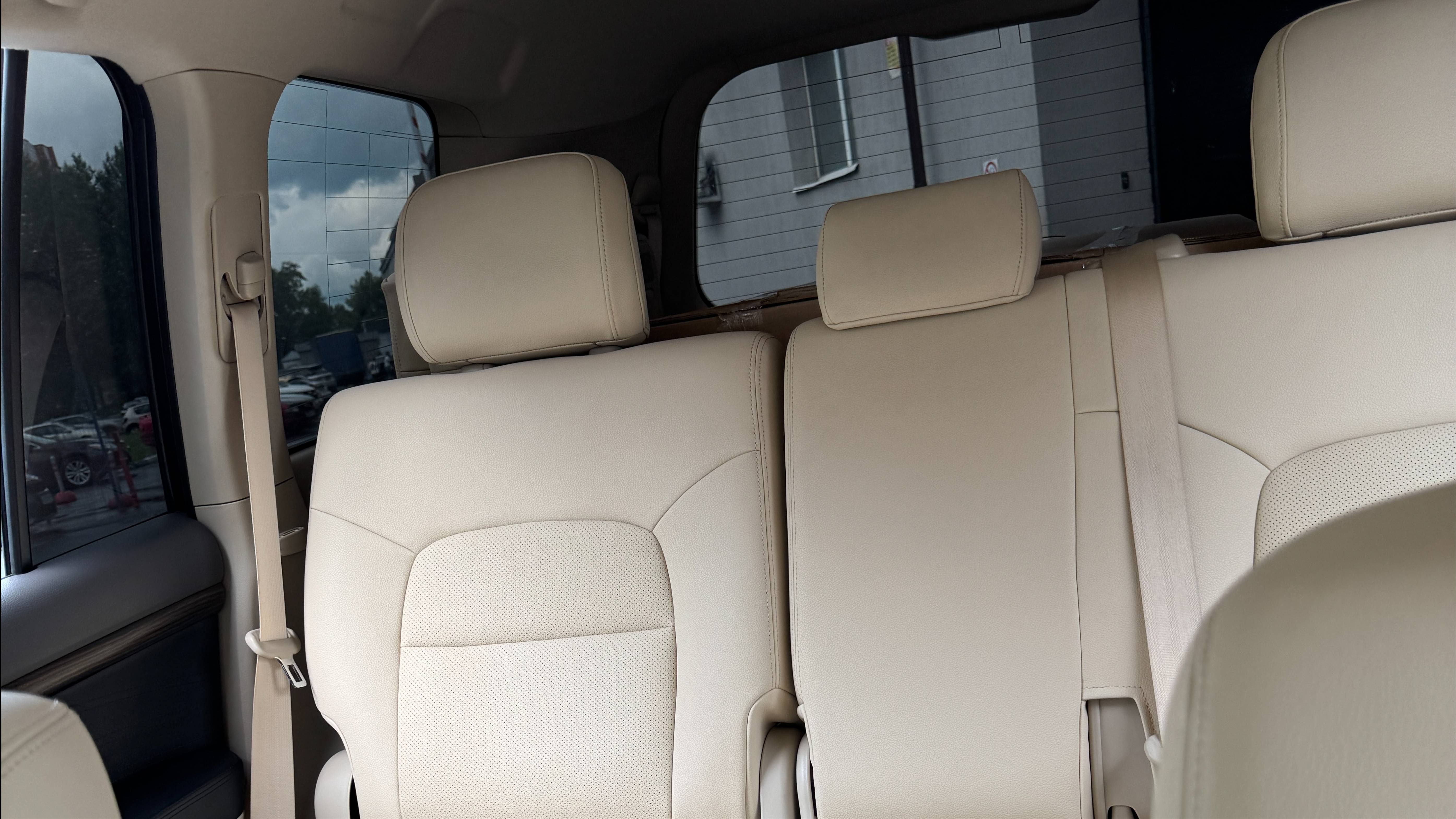Перетяжка сидений Toyota Land Cruiser 200