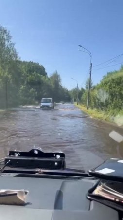 🧐Медики Ленобласти вынуждены добираются до своих пациентов вплавь.