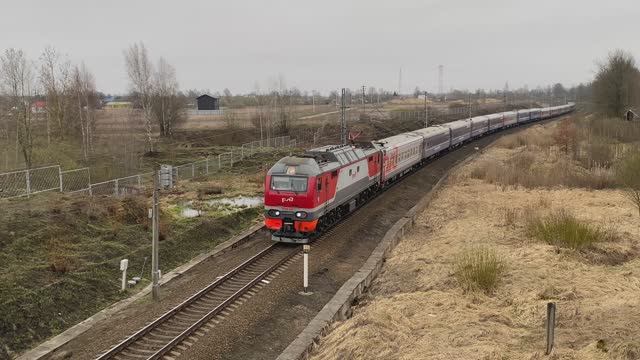 Электровоз ЭП2К-241 с поездом №4 "Экспресс", перегон Саблино - Колпино