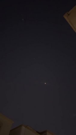 Момент перехвата одной из иранских ракет.   Последующие перехватчики, похоже, самоликвидировалис...