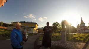 Служитель монастыря.Его так интересно слушать и разговаривать .