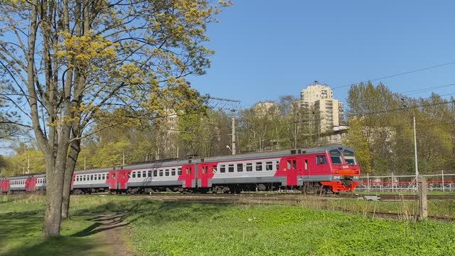 Электропоезд ЭД4М-0361, станция Новая Деревня