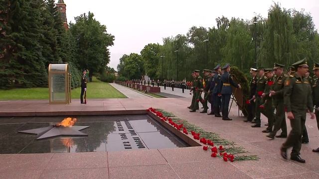 Возложение венка к Могиле Неизвестного Солдата 22 июня 2025 года.