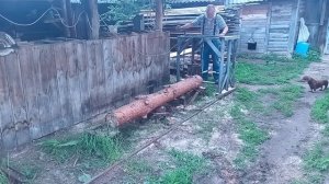 Пилю доски на собственной мини пилораме.