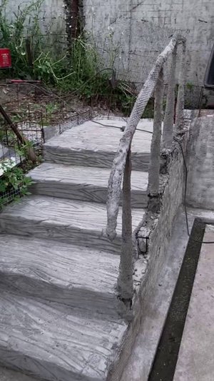 оформление дачи  ступеньки цветник.  каркасы. мастер Дмитрий