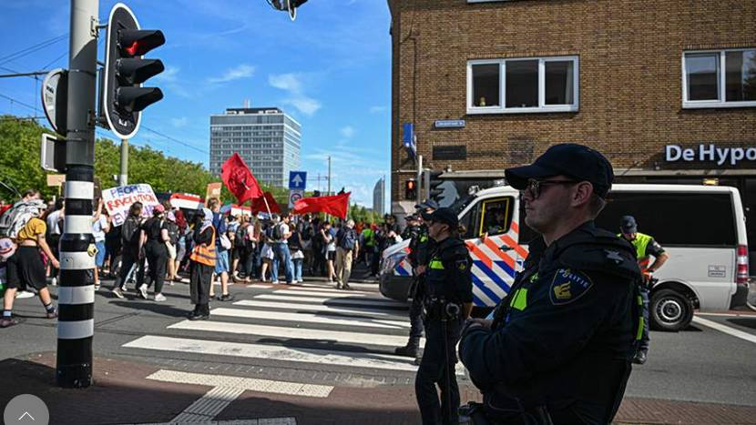 В Нидерландах тысячи человек приняли участие в протесте против политики НАТО