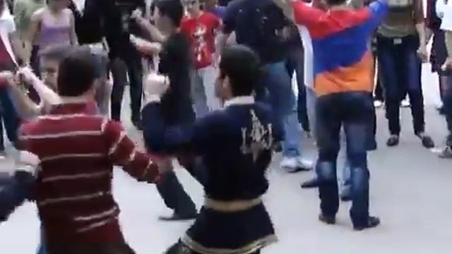 Настоящая Армянская Ярхушта На Улице!