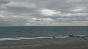 Коротко о погоде в Сочи  - дубак, смерчи, холод и пустые пляжи...