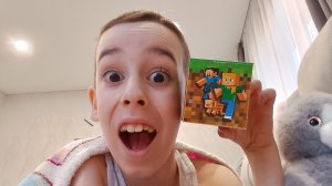 Распаковка МАЙНКРАФТ КОРОБКИ! **Много всяхих штучек и наклеек**