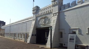 как легко залутать форт в мертвых рельсах для новичка