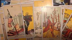 ТАРО РАСКЛАД/ ДЫРУ НА ВАС УЖЕ ПРОТЕРЛИ.   т. 89895342359 смс.  WhatsApp