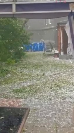 Красноярск собрал крайне неприятное погодное комбо. Город накрыло мощным ветром, пылевой бурей, ливн