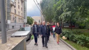 Николай Зубрилин - Совершаем обход сквера и выслушиваем жителей.
