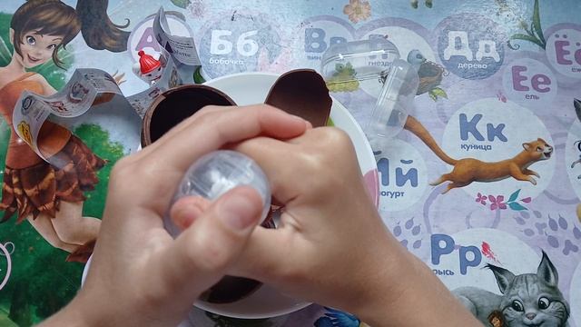 Открываем 2 шоколадных яйца Чупа Чупс серии Piglette зайки. Собираем коллекцию пиглетте зайки.