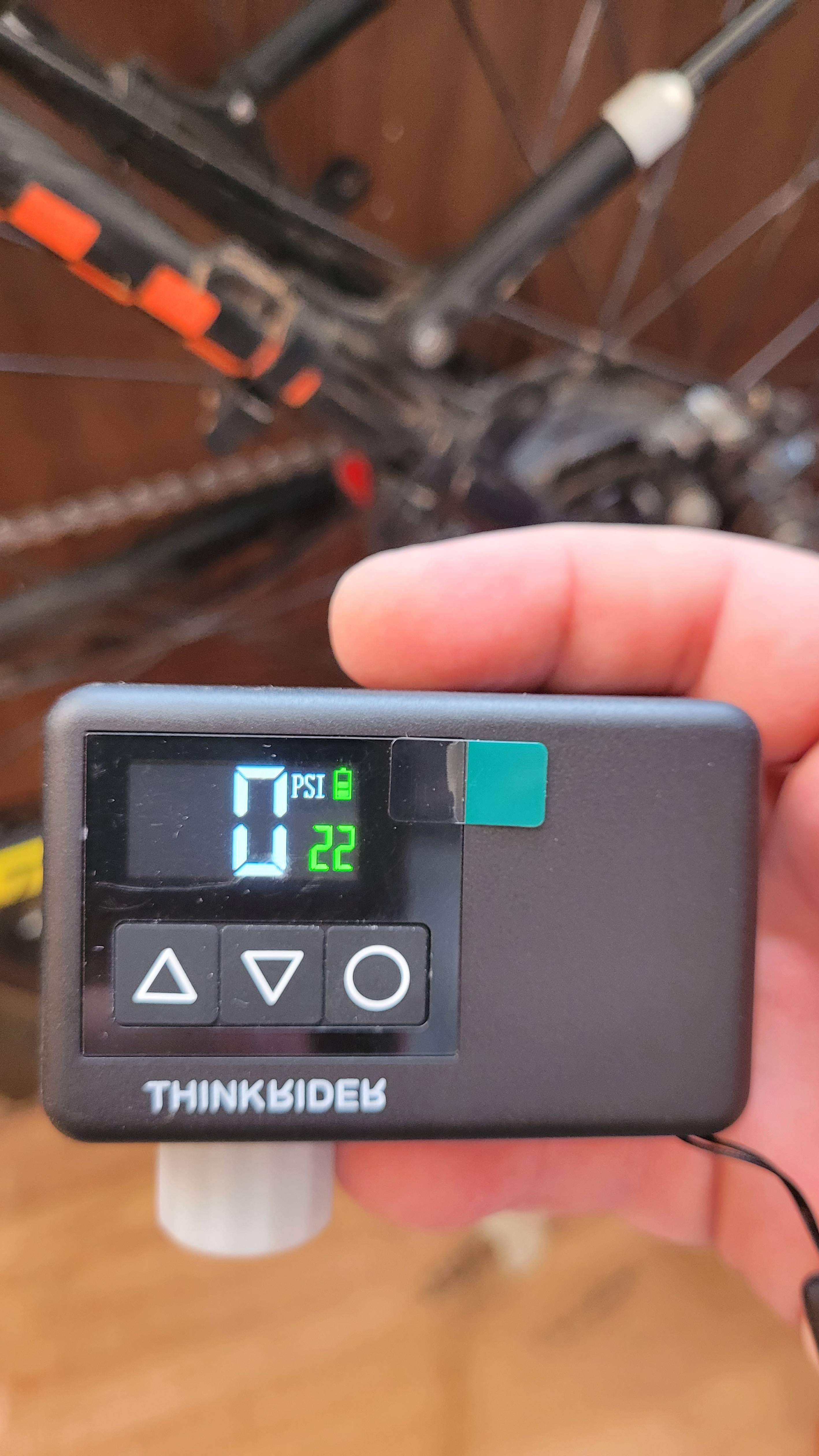 Карманный аккумуляторный велонасос THINKRIDER смотреть онлайн