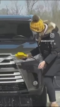 помыла дубина машину 😅