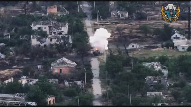 Удар FPV-дроном Молния по ББМ Всу в н.п. Каменское Запорожской области 💥🇷🇺👊