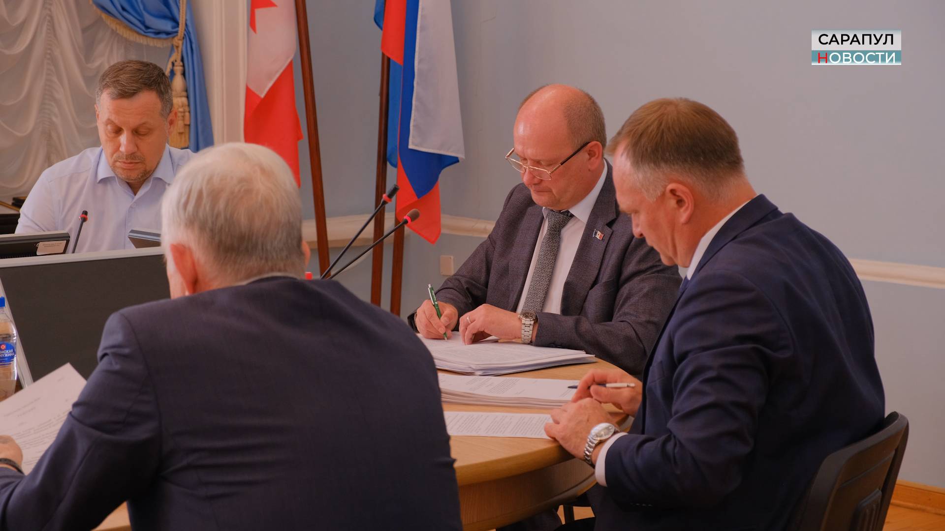 ВНЕОЧЕРЕДНОЕ ЗАСЕДАНИЕ САРАПУЛЬСКОЙ ГОРОДСКОЙ ДУМЫ
