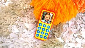 Диана и Рома Диана ждет гостей и делает макияж = Диана ждет подругу, наряжается и делает макияж