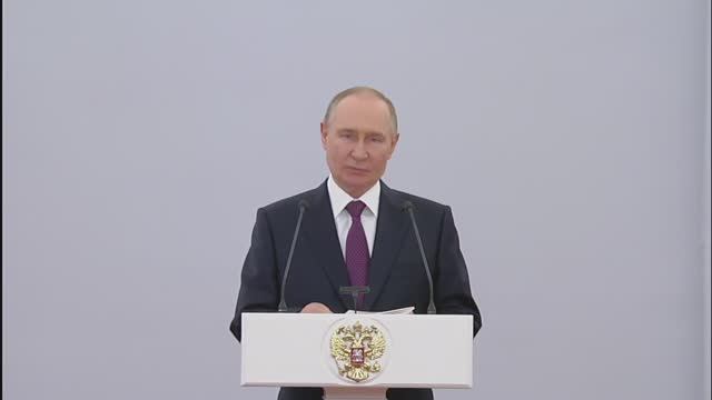 Владимир Путин провёл встречу с лучшими выпускниками высших военных учебных заведений, 23 июня 2025