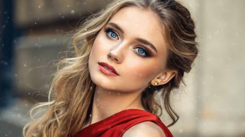 — Она сказала, что пойдёт в салон. — Камера засняла, как она села в чужую машину. ИЗМЕНА ЖЕНЫ