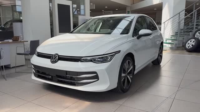 Volkswagen Golf 2025 - Интерьер и Экстерьер