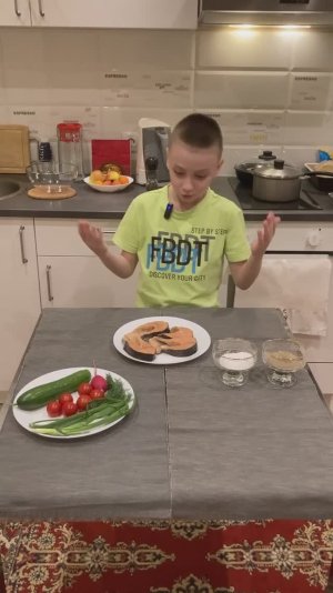 Первое кулинарное шоу с Ильёй Pagnali) Готовим стейк из рыбы!‪@IlyaPagnali‬ #стейки #рыба #вкусно