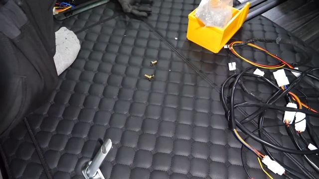 Kia Carnival превратился в роскошный лимузин премиум-класса
