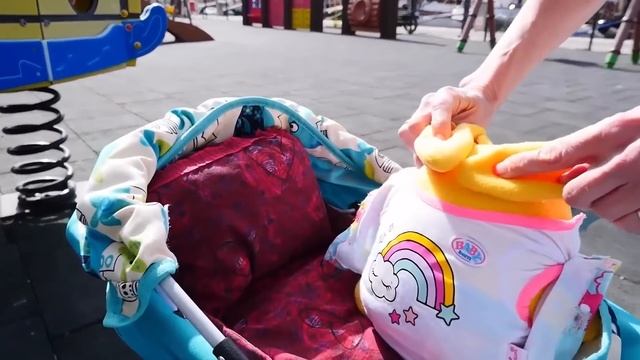 Веселье в парке с зайчиком Лаки! Почему вызвали доктора Плюшеву для Маши Капуки?