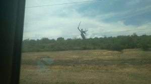 Поезд проходит под Мамаевым курганом #Волгоград #Сталинград