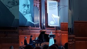 С. Рахманинов "У моего окна " сл. Г.Галиной исп. Ляо Тинхун (ф-но) Чжан Мэнвэнь (вокал)