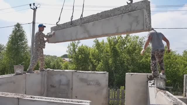 Крепкий дом из крупных блоков. Быстро просто и легко Пошаговый процесс строительства