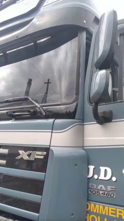 Заехали на заправку и встретили там легендарный Рязанский DAF.